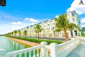 D&atilde;y shophouse b&ecirc;n s&ocirc;ng tại khu đ&ocirc; thị Anlac Green Symphony đang ho&agrave;n thiện từng ng&agrave;y